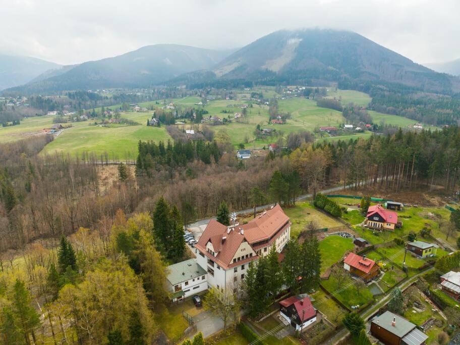 Prostorny Apartman Pro 4 Osoby V Beskydech Leilighet Kunčice pod Ondřejníkem Eksteriør bilde